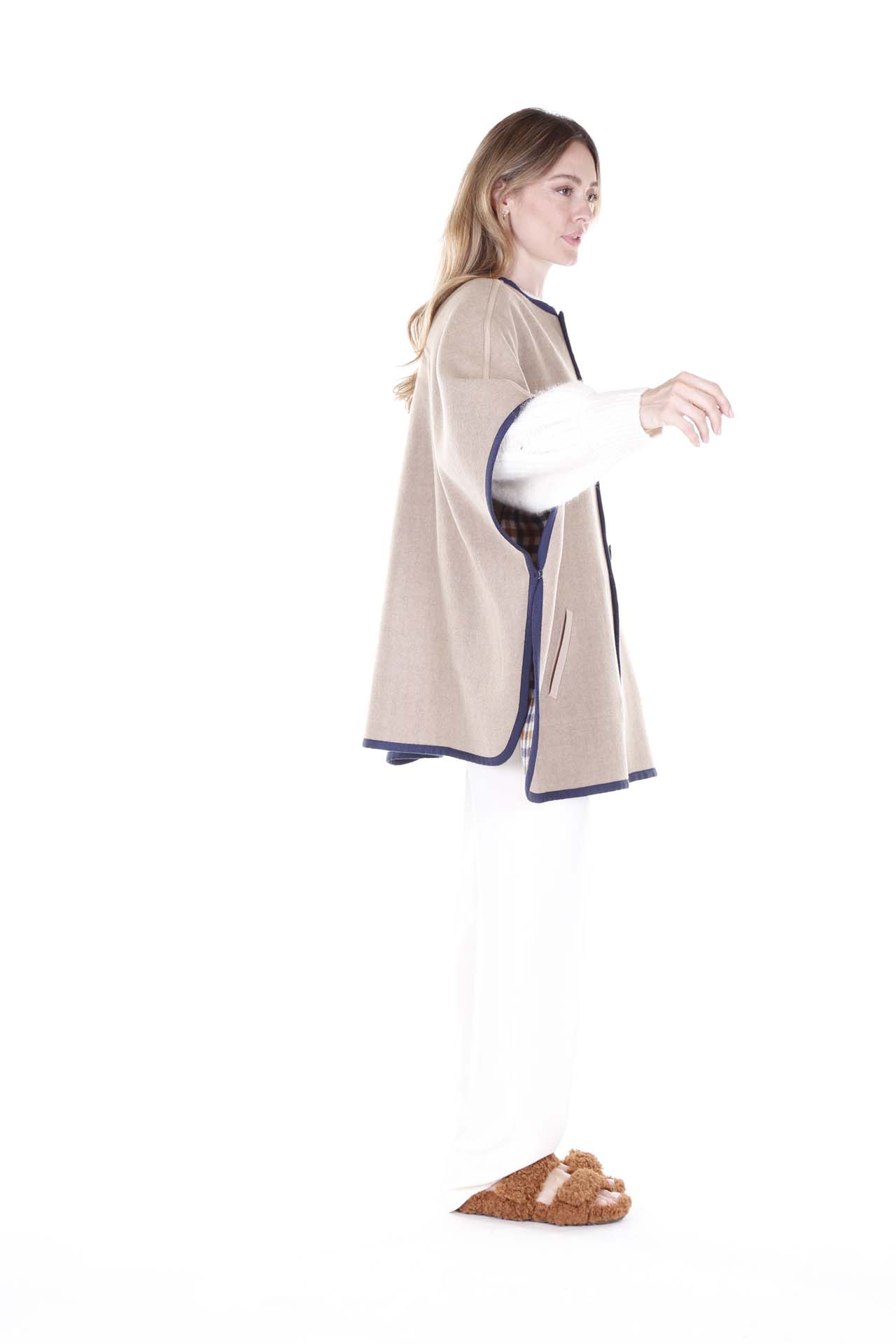 Weekend Max Mara, Mantella